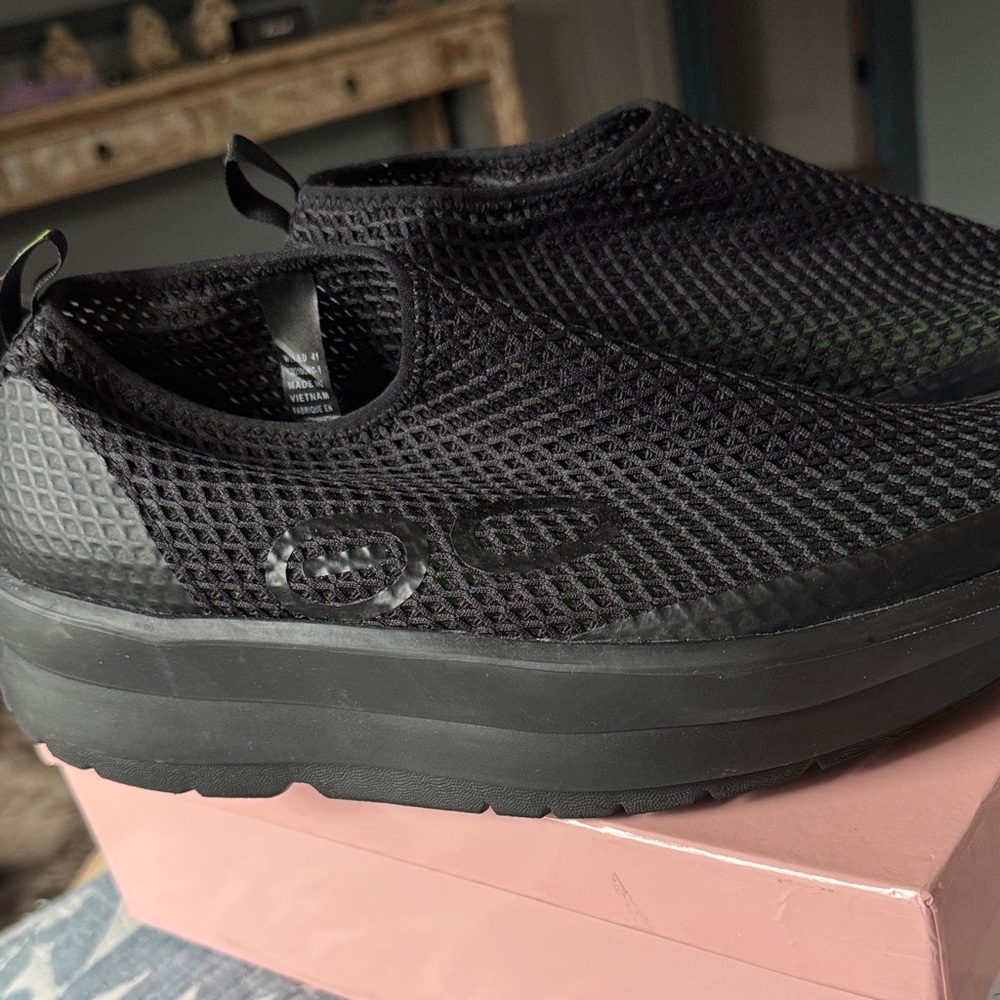 OOFOS Black Mesh Slip-On Sneakers